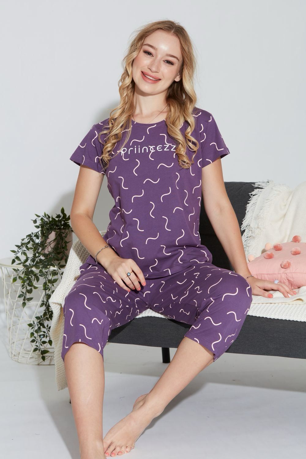 Plum Wave Print Capri Nightsuit