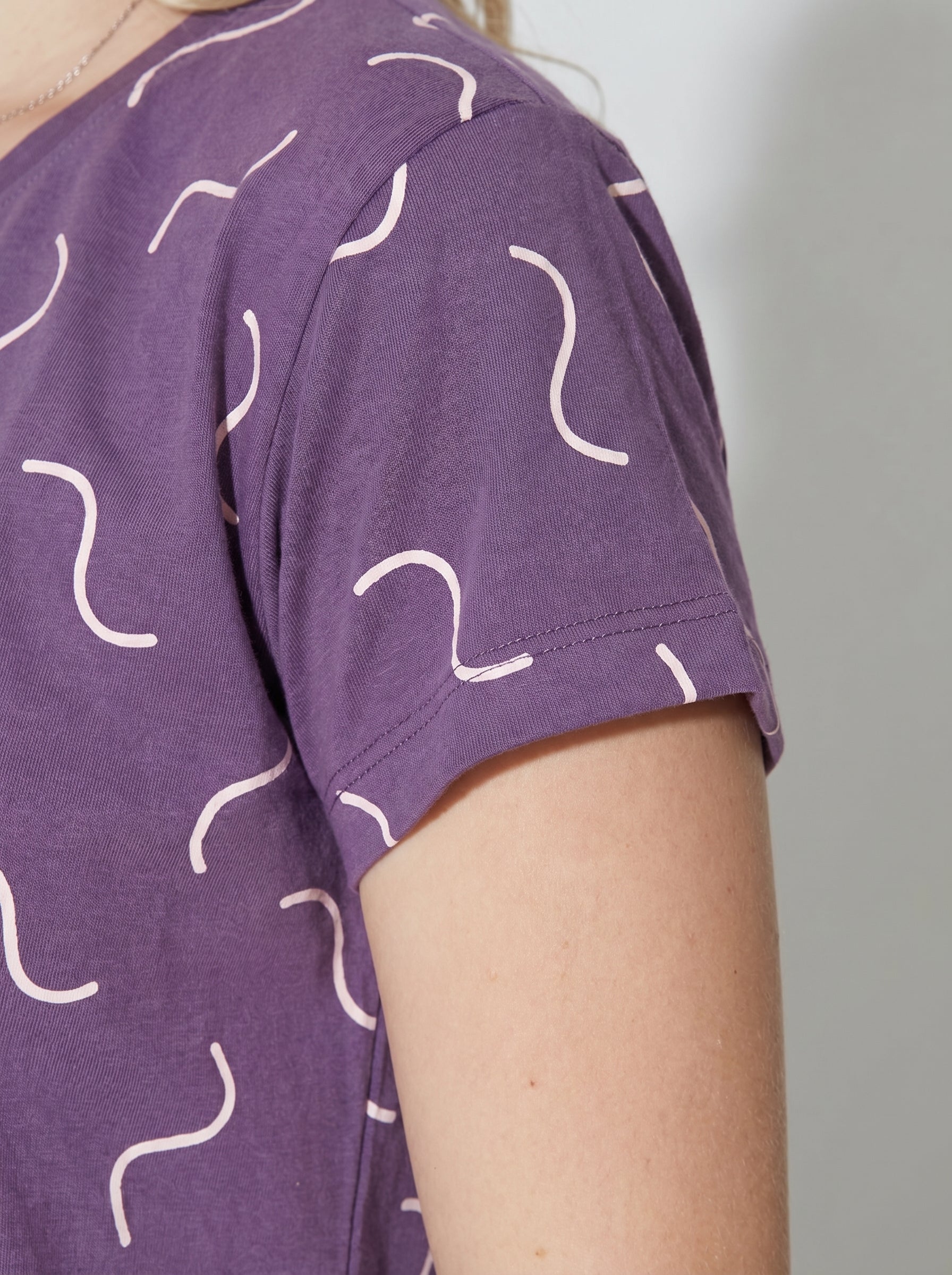 Plum Wave Print Short Nightsuit